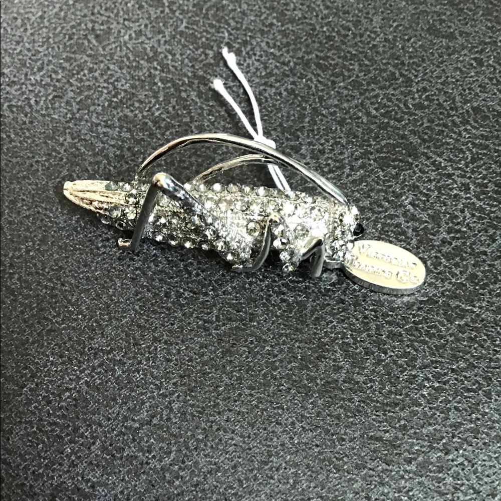 VINTAGE VICTORIAN TRADING CO GRASSHOPPER PIN 💙